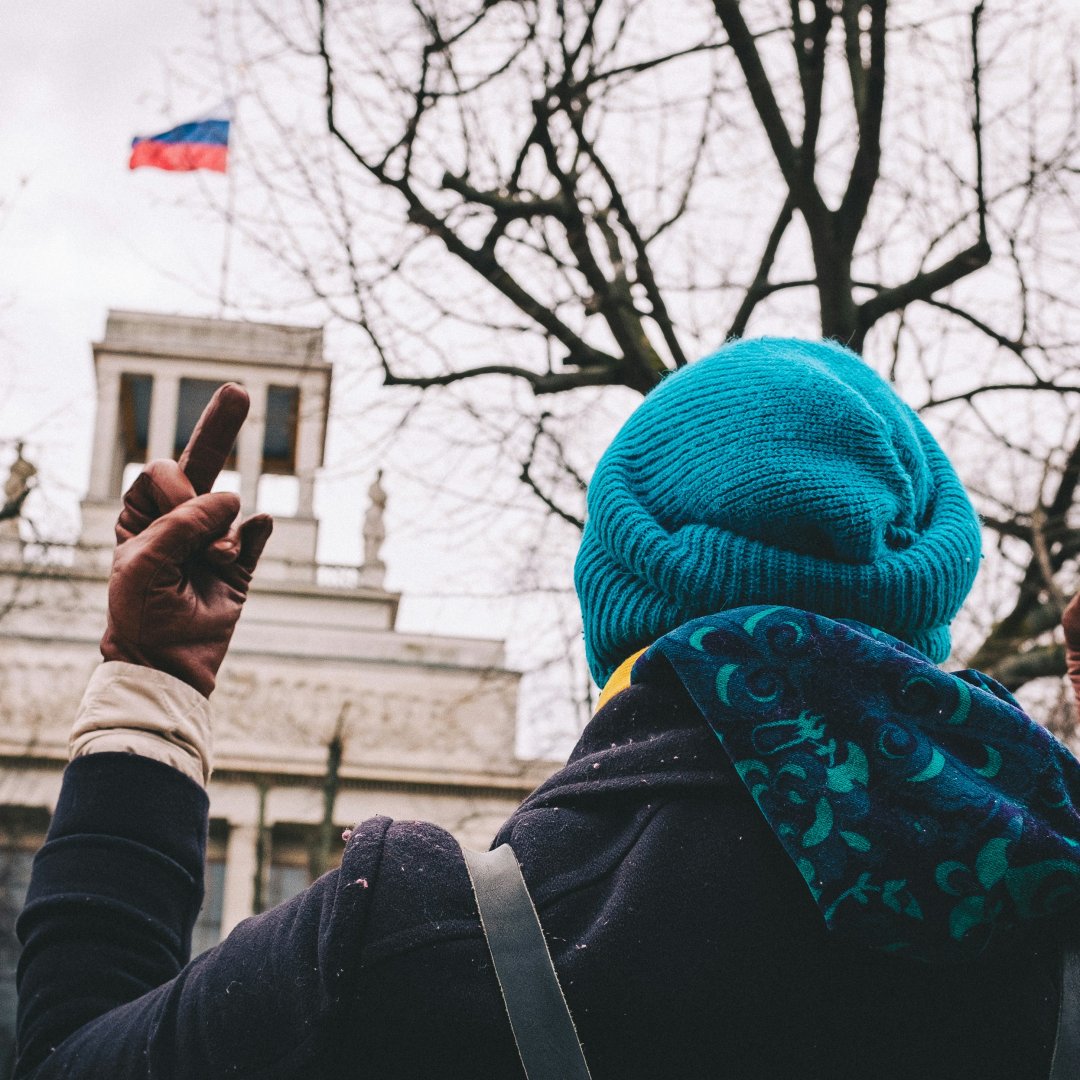 Solo Traveler Safety Protocols in Geopolitical Emergencies