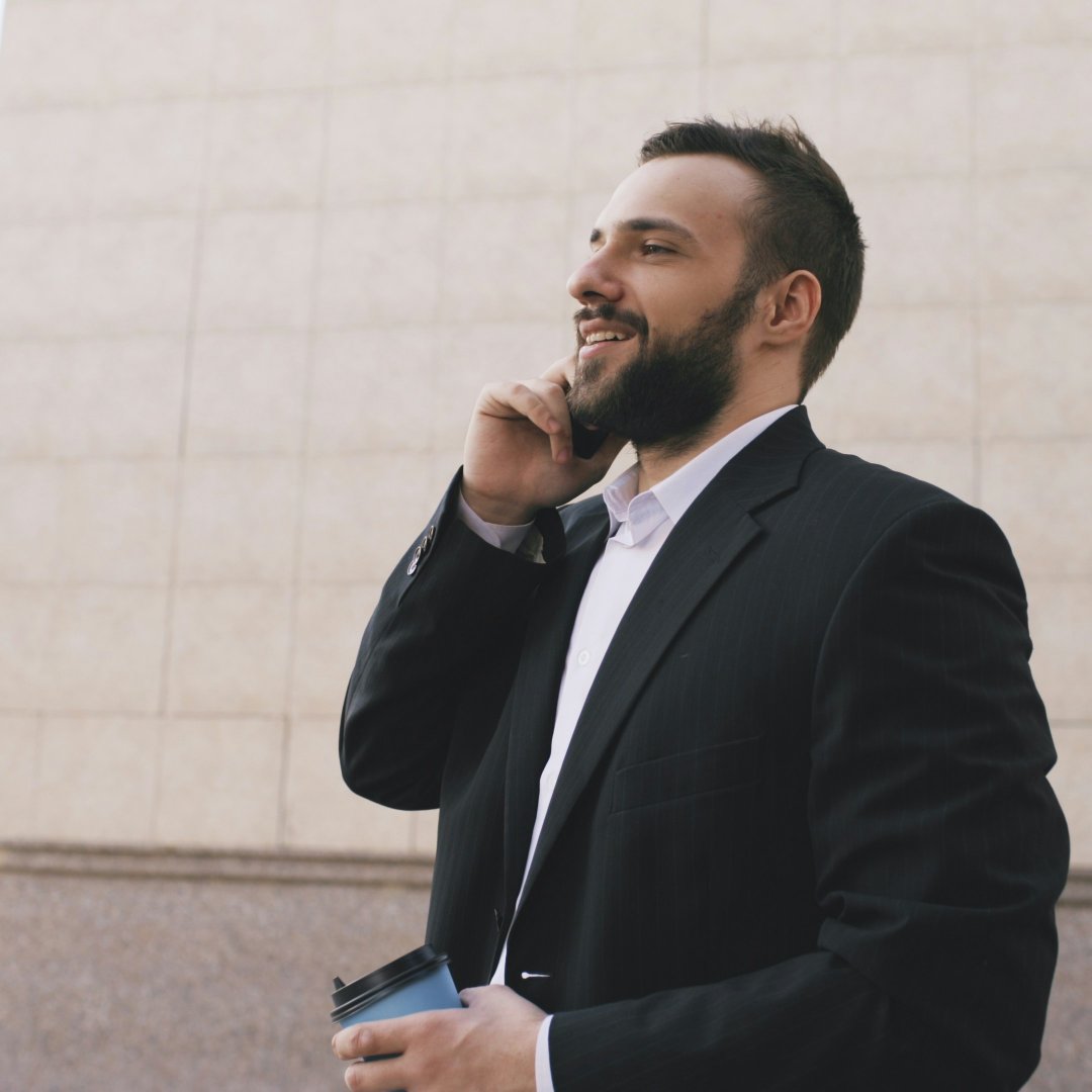 How to Keep Your Employer Informed: Protecting Your Job While Stranded